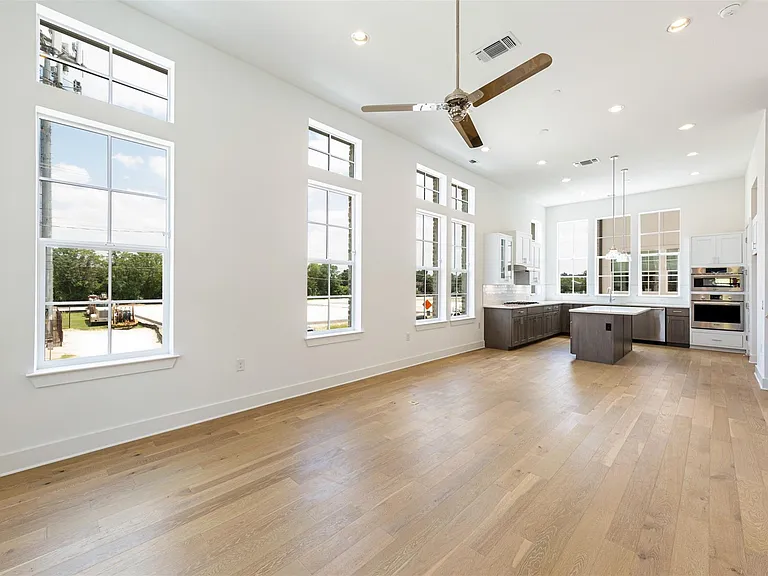 1201 Shore District Dr — Photo 10