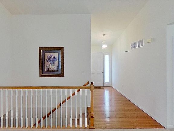 3rd image of 2005 Pinehurst Way