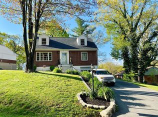 1033 Silverwood Rd NW, Roanoke, VA 24017