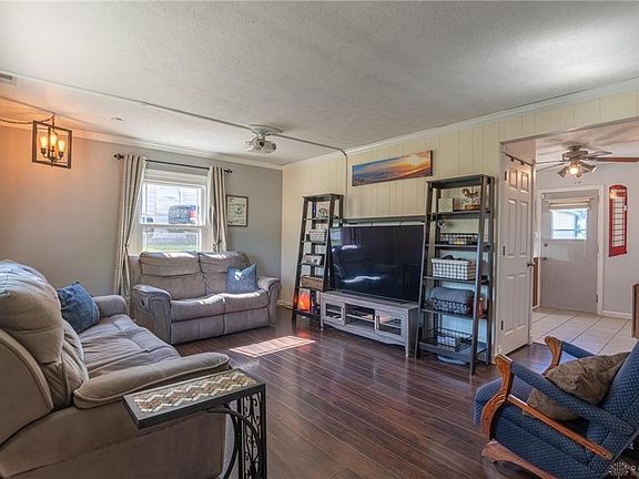 3rd image of 2317 Eden Ln