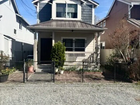 10050 19th Avenue SW, Seattle, WA 98146