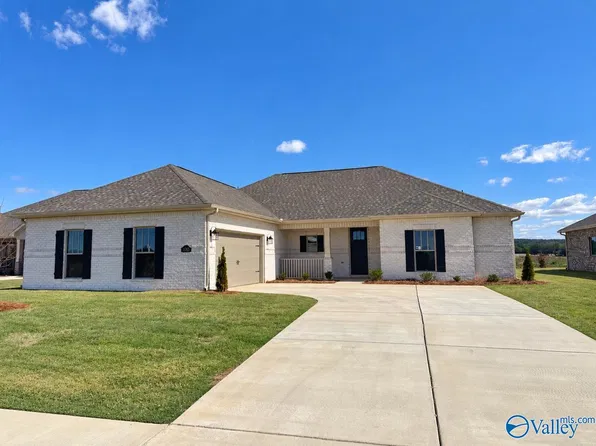 1065 Maplehurst St, Decatur, AL 35603
