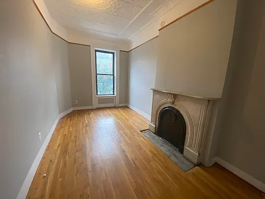 Rented by Premier Metro Realty Corp | media 6