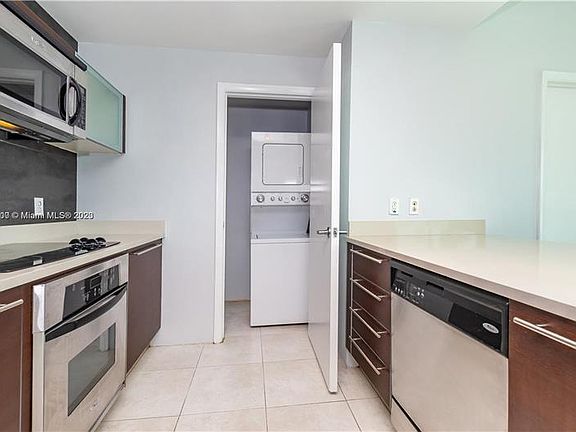 2nd image of 1900 N Bayshore Dr APT 1519