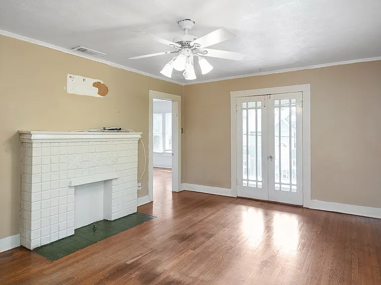 Living Room, double doors to balcony