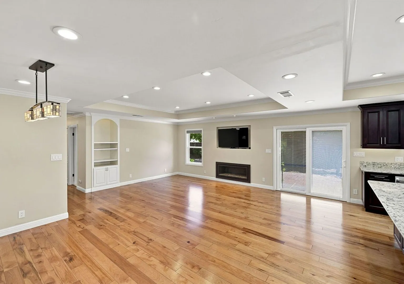 Stunningly Updated 3 Bed, 2 Bath Home w/ AC! — Photo 3