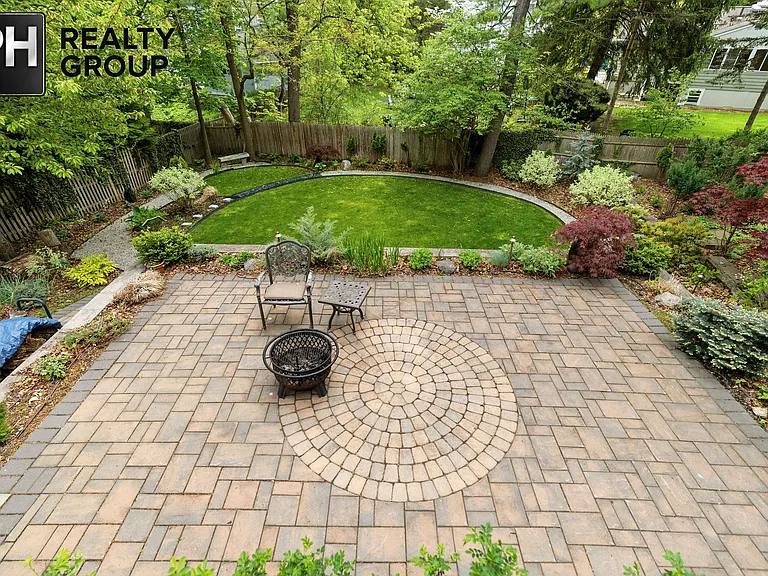 21 Clover St — Photo 4