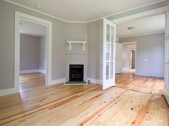 2nd image of 209 Moore Ave