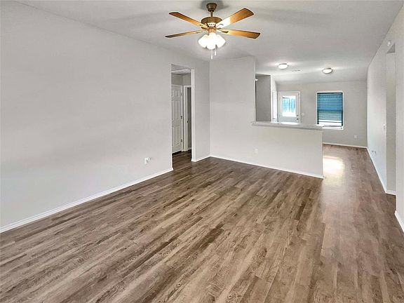 3rd image of 143 Waterside Dr