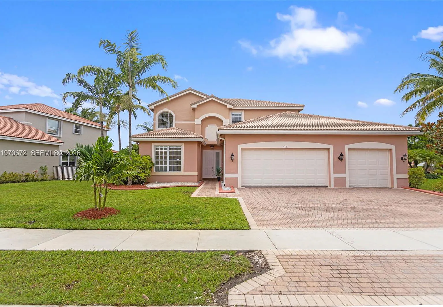 5 bed, 3.0 bath, 2771 sqft, $5,999 — Photo 1