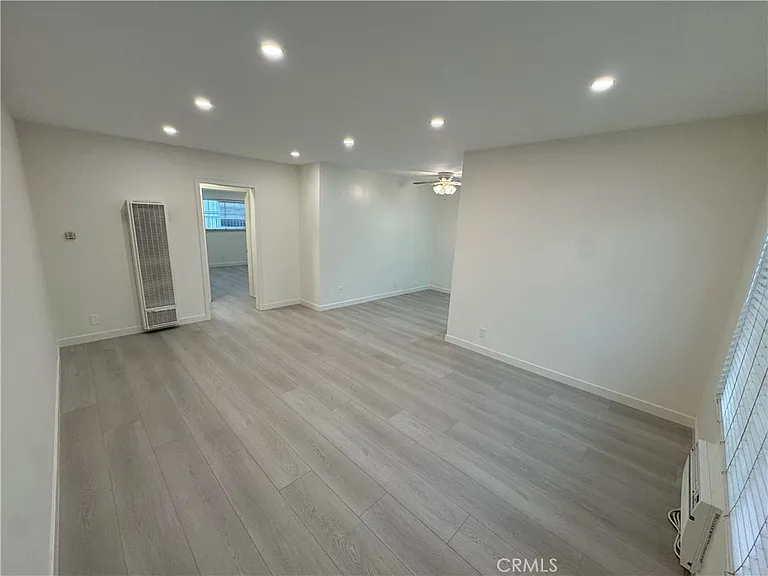 580 W Stocker St #4 — Photo 3