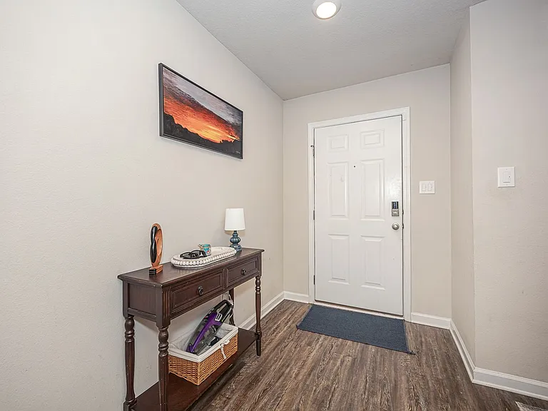 9125 Bellewood Dr — Photo 4