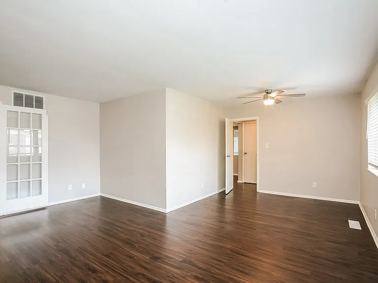5910 Rahke Rd — Photo 4