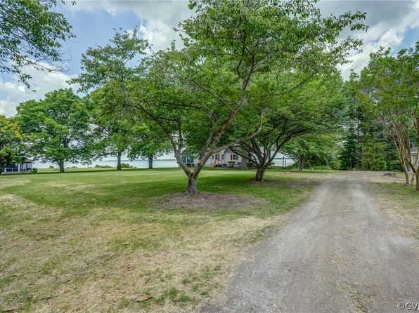 1126 Cloverdale Rd, Laneview, VA 22504