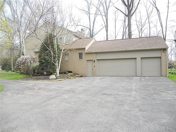 2nd image of 955 Royal Arms Dr