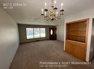 807 S 109th St, Milwaukee, WI 53214