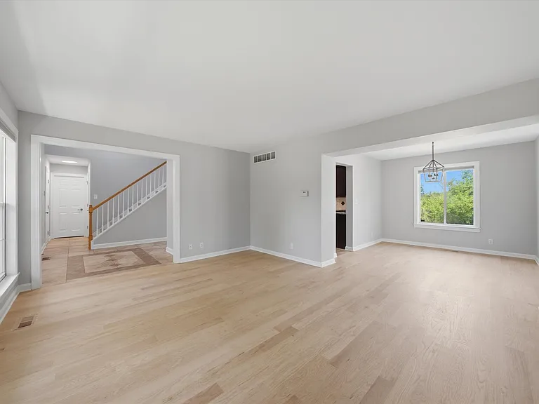 21854 W Kentwood Dr — Photo 9