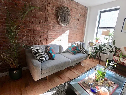 Rented by REAL New York | media 14