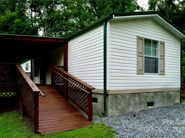 245 Berry Hill Rd, Spruce Pine, NC 28777