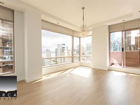 4th image of 1500 Alberni St #18B