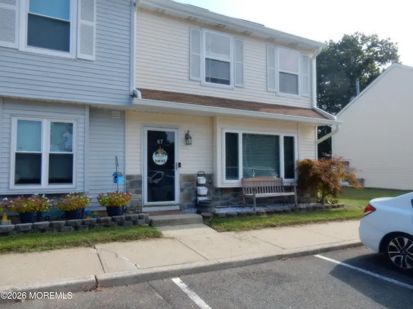 67 Rita Ln, Jackson, NJ 08527
