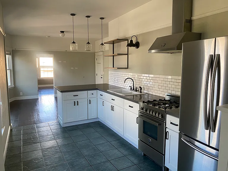 4627 Shattuck Ave #B — Photo 10