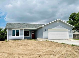1601 Mulberry Cir, Dodge City, KS 67801