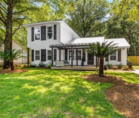 107 Beacons Bend Rd, Crestview, FL 32536