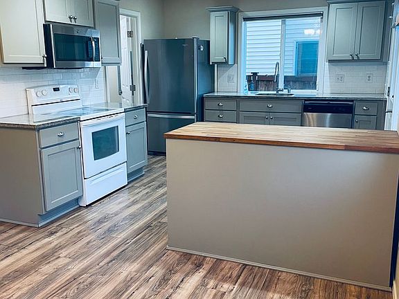 5th image of 1809 Cadborough Ln
