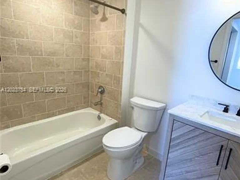 1723 SW 2nd Ave #705 — Photo 1