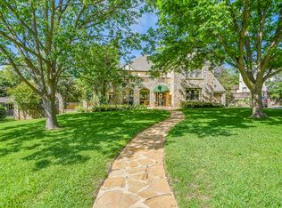 624 E El Prado Dr, Olmos Park, TX 78212