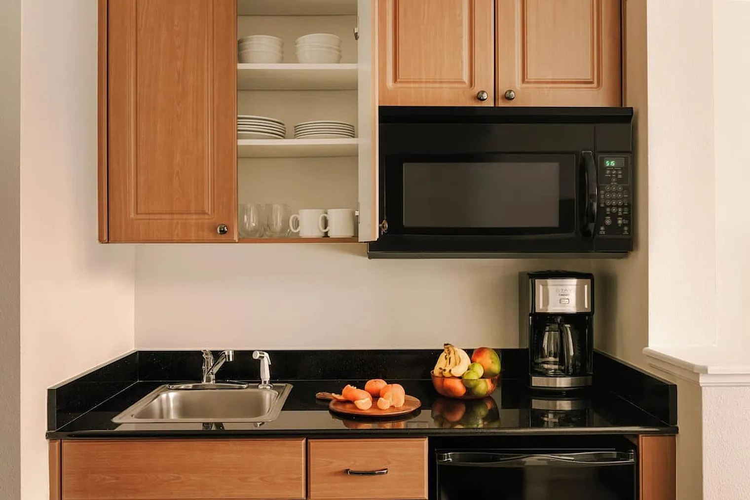1 bed, 1.0 bath, $2,640 — Photo 3