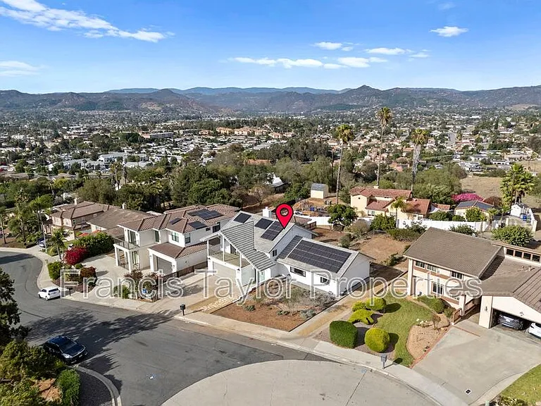 1080 Circle Dr — Photo 36