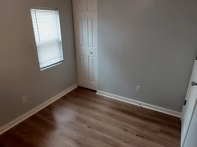 4513 Apache St — Photo 8