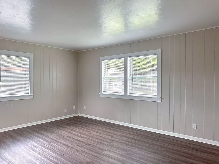 1707 Madison St — Photo 9