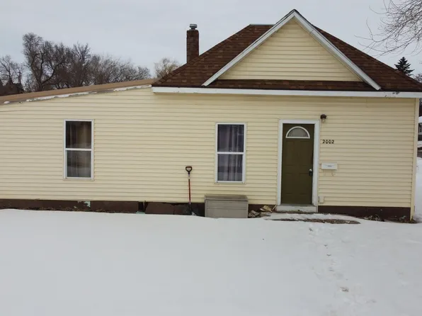 2002 5th Ave NW, Minot, ND 58703