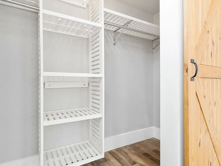 1018 Burnet St — Photo 23