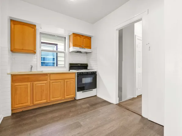 7-06 College Point Boulevard image 34 of 44