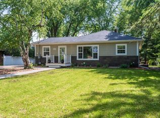 3110 Victoria St N, Roseville, MN 55113