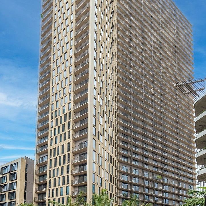 1st image of 987 Queen St #604