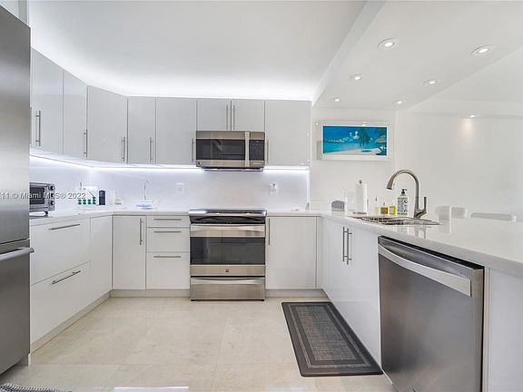 2nd image of 2555 Collins Ave APT 609