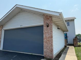2575 Brookwood Dr, Crown Point, IN 46307