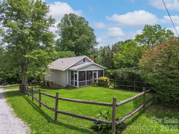 73 Fair Oaks Rd, Arden, NC 28704