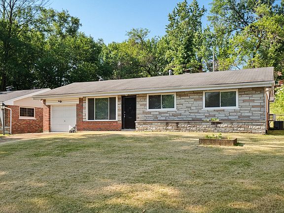 2nd image of 904 Marias Dr