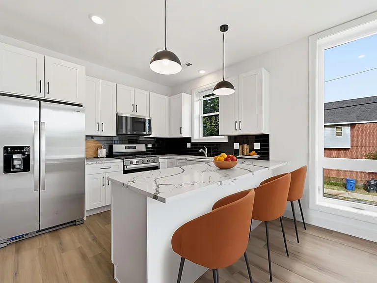 3902 S Lake Park Ave #2 — Photo 7