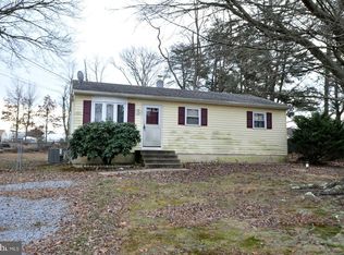 25 Essex Ave, Sicklerville, NJ 08081