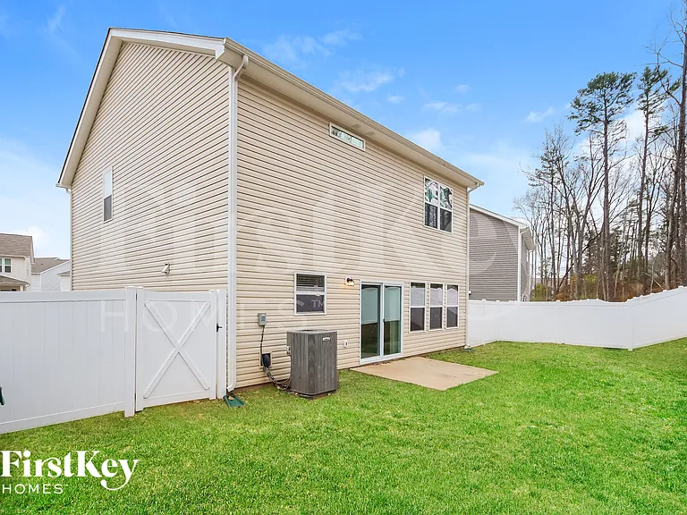 3232 Newell Village Dr — Photo 15