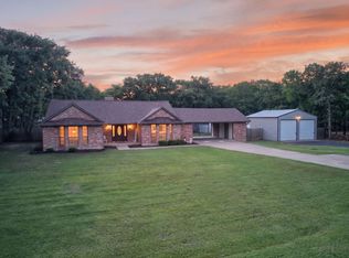 23 Hillside Dr, Wills Point, TX 75169