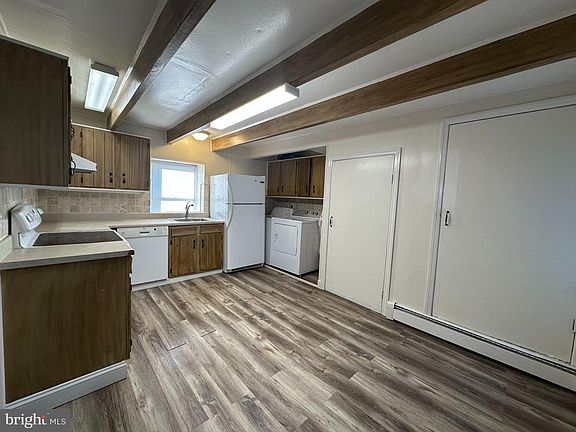 2nd image of 1815 Kratz Rd APT B