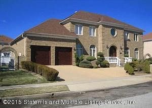 3rd image of 389 Stafford Ave